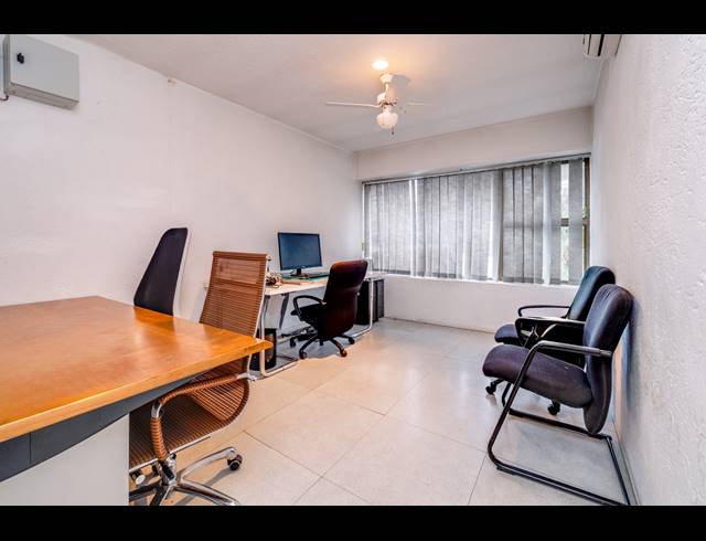 BEDROOM FREEHOLD FOR SALE IN BRYANSTON